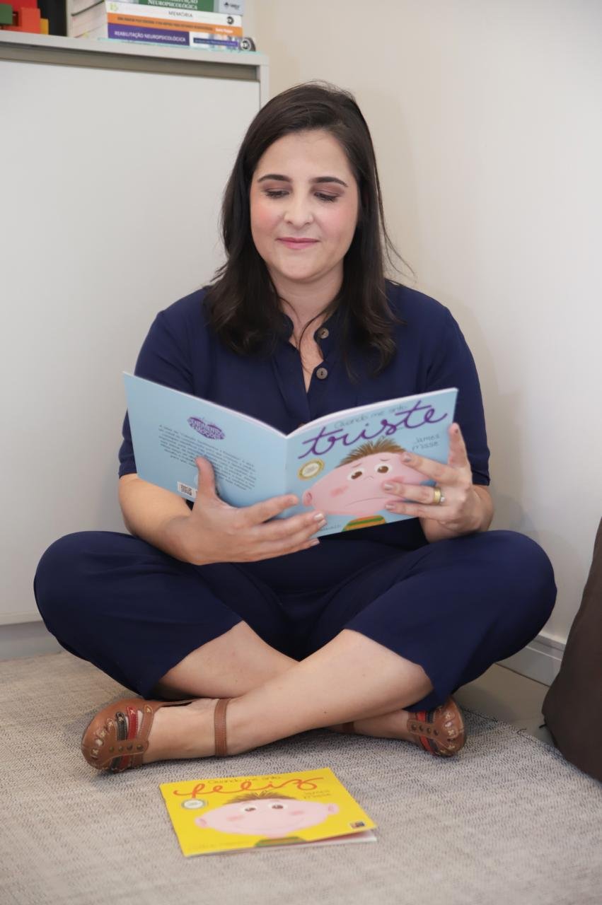 Dra. Ana Paula Lima em sessão de reabilitação