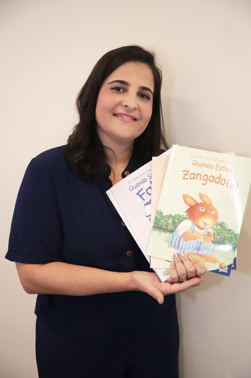 Dra. Ana Paula Aparecida de Lima — Psicoterapia Infantil